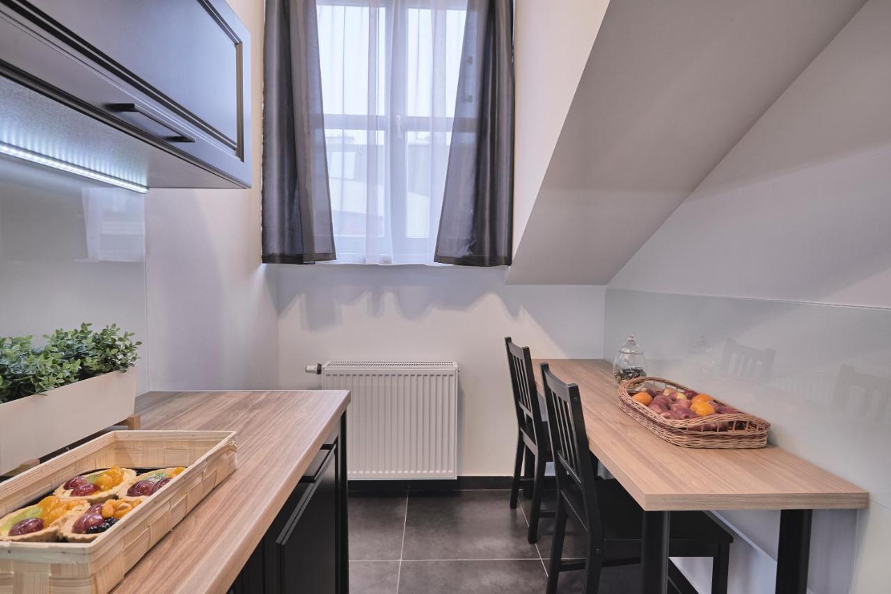 Cafe Garden Residence Krakow Ngoại thất bức ảnh